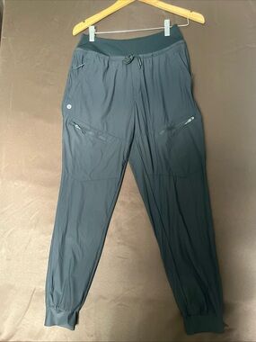 Baleaf Black Lightweight Men’s Jogger Pants with Zipper Pockets